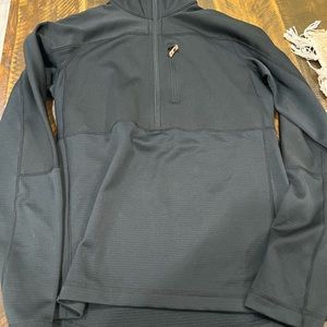 Excellent condition pullover womens size medium fjallraven